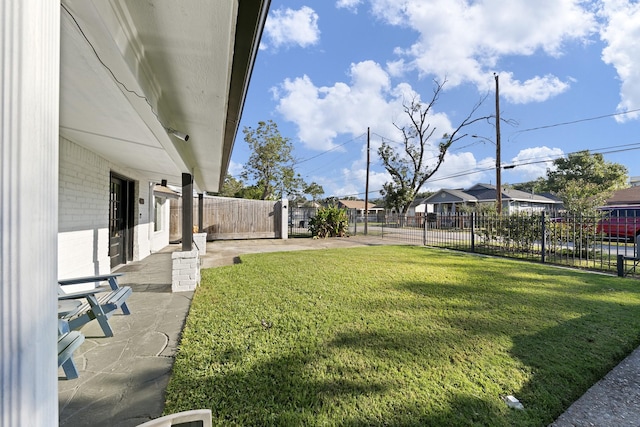 view of yard featuring a patio