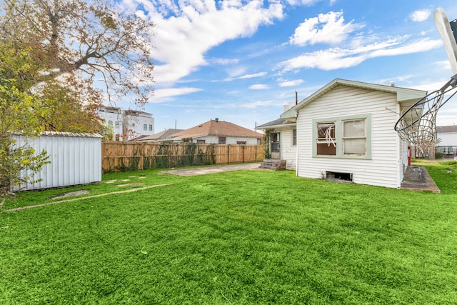 view of yard with a shed