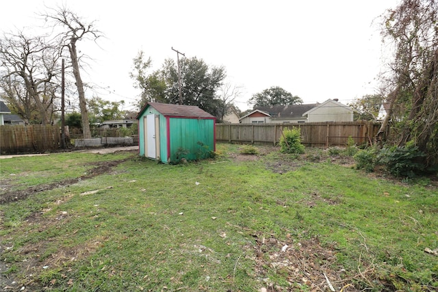 view of yard with a shed