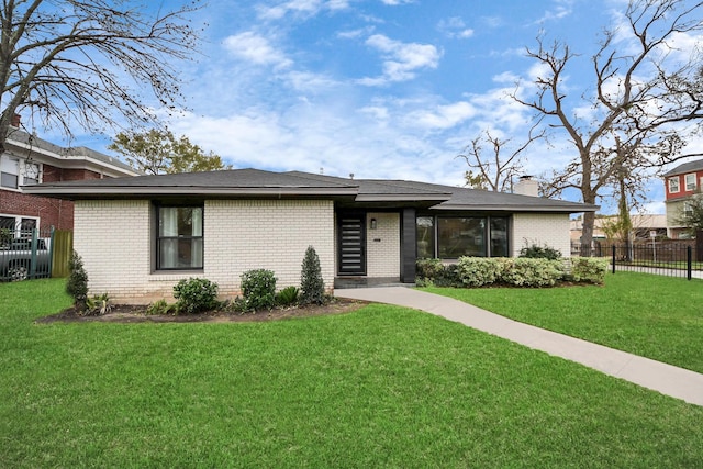 view of front of house with a front yard