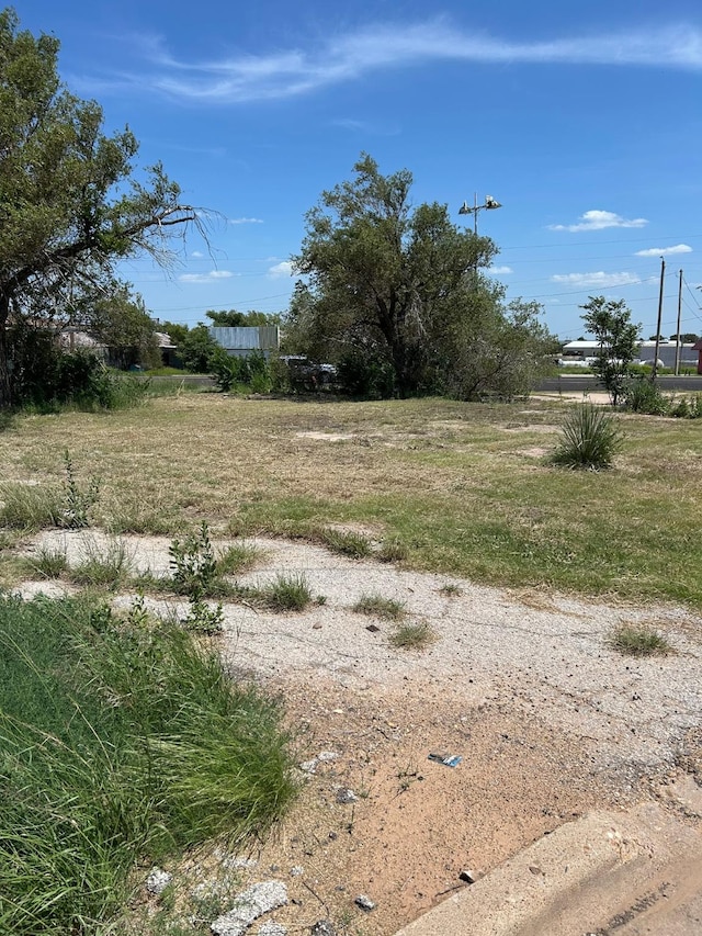 601 E 10th St, Borger, TX 79007 - photo 24