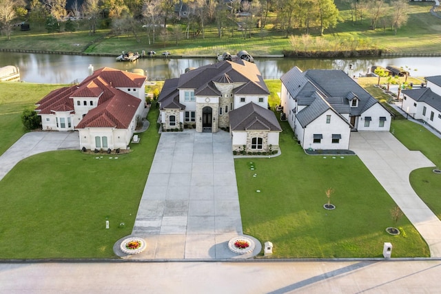 bird's eye view with a water view