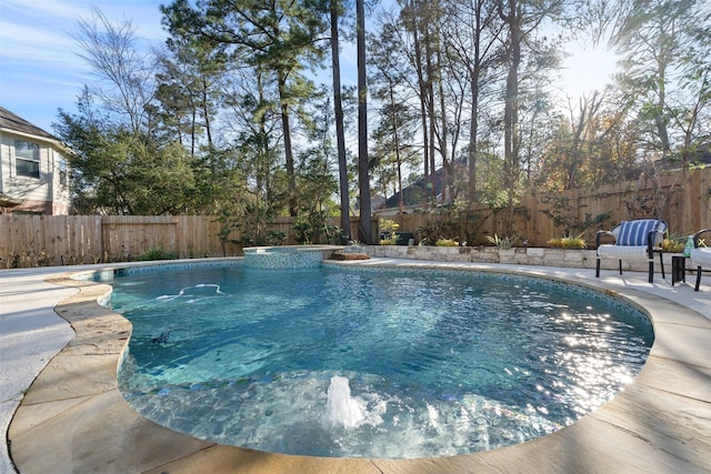 view of swimming pool