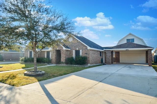 view of front facade featuring a garage and a front lawn