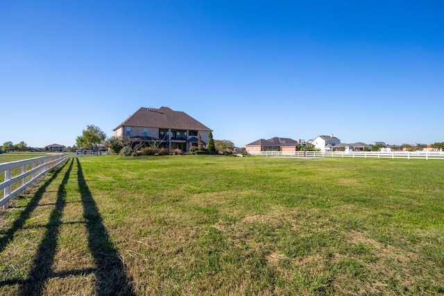 view of yard featuring a rural view