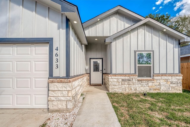 property entrance featuring a garage