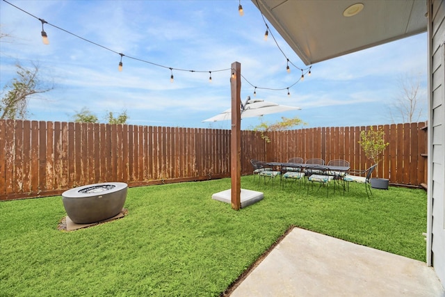 view of yard with a patio