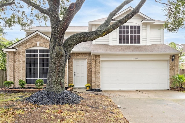 view of front property featuring a garage