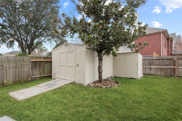 view of outdoor structure featuring a yard