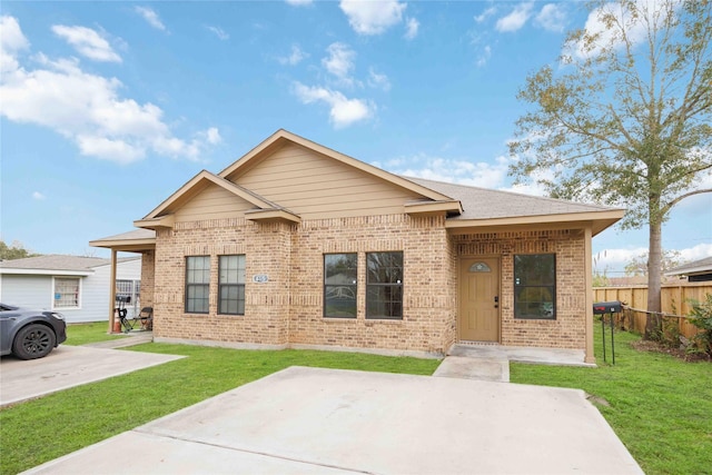 view of front of house with a front yard