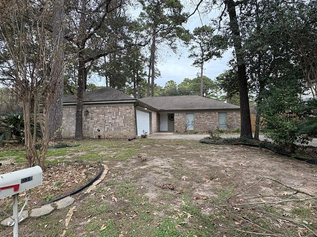 view of front facade featuring a garage