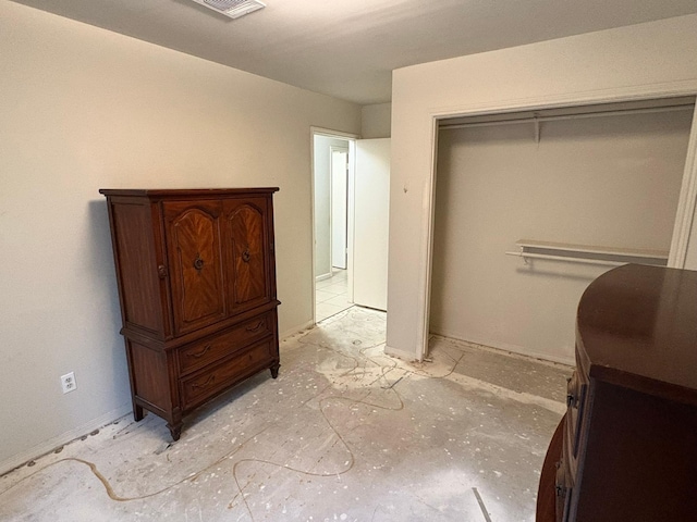 bedroom featuring a closet