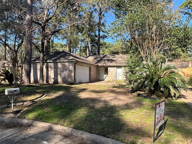 view of front facade featuring a garage