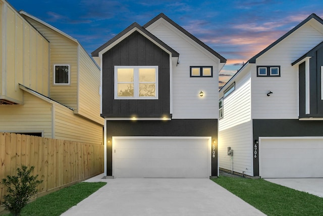 view of front facade featuring a garage