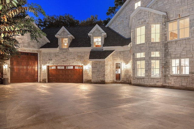 view of front facade featuring a garage