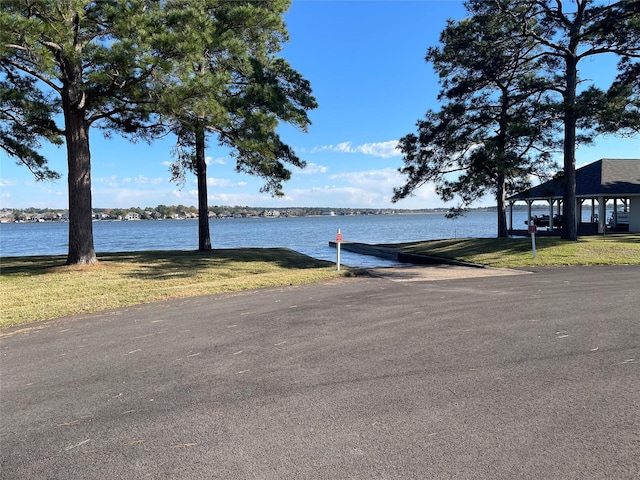 9255 Escondido Dr, Willis, TX 77318