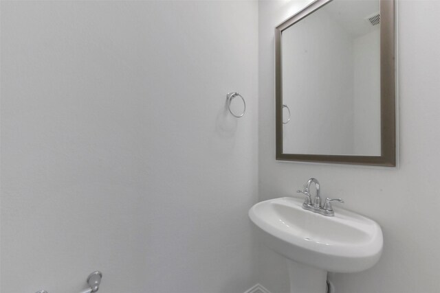 13115 Brookwood Bend Ln, Conroe, TX 77302 - bathroom featuring a sink
