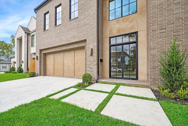 property entrance featuring a garage