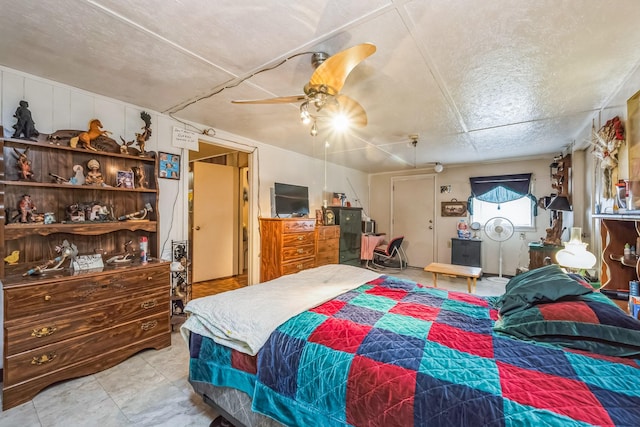 bedroom with ceiling fan