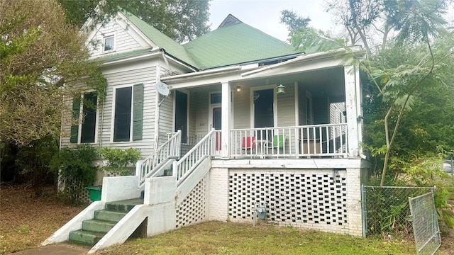 view of front of house featuring a porch