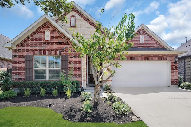 view of front property featuring a garage