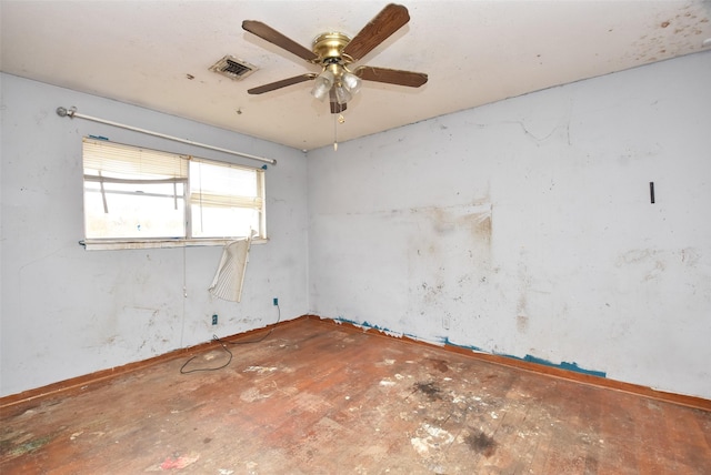 empty room featuring ceiling fan