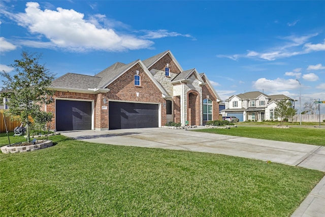 view of front of property with a front yard