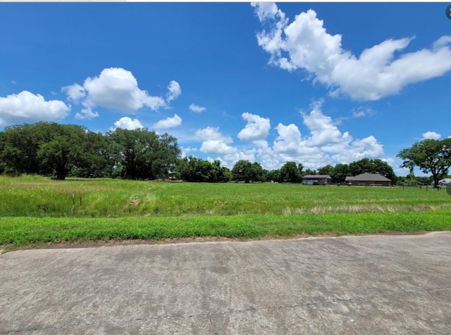 Listing photo 2 for 562 Mill Rd, Angleton TX 77515