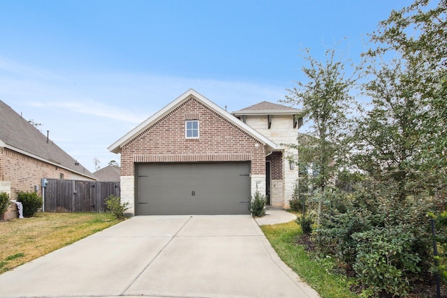 front of property featuring a front lawn