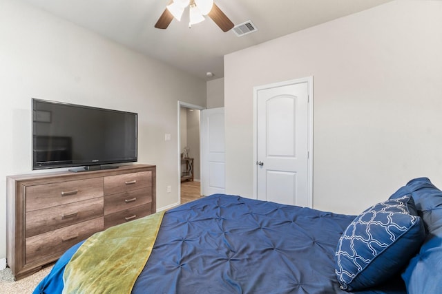 bedroom with ceiling fan