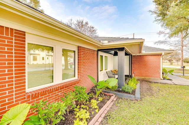 8614 Linkpass Ln, Houston, TX 77025 - view of side of home with brick siding