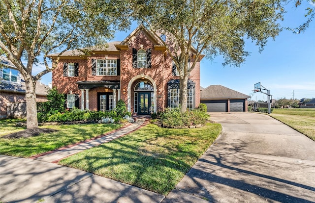 view of front facade with a front yard