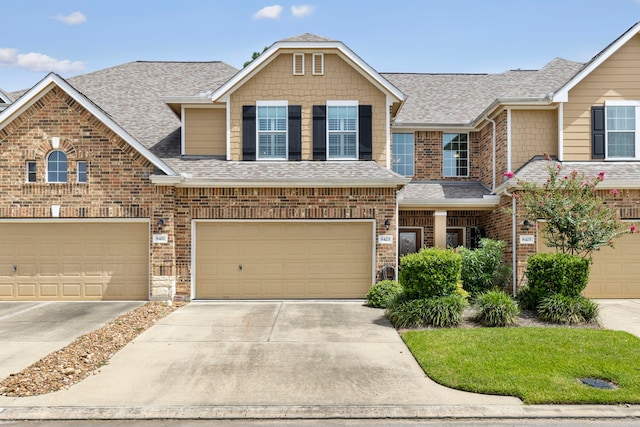 view of front facade featuring a garage