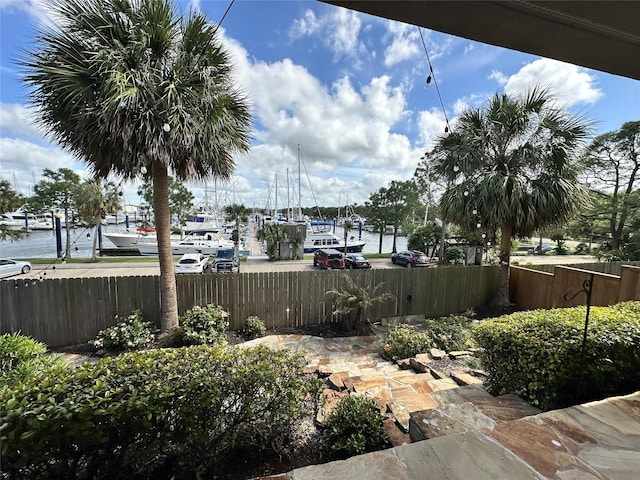 4 Mariners Ln, Kemah, TX 77565 - view of yard featuring a water view