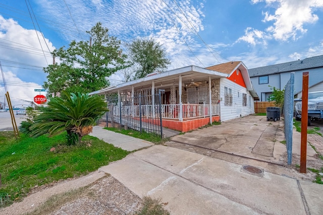 view of front of house featuring covered porch