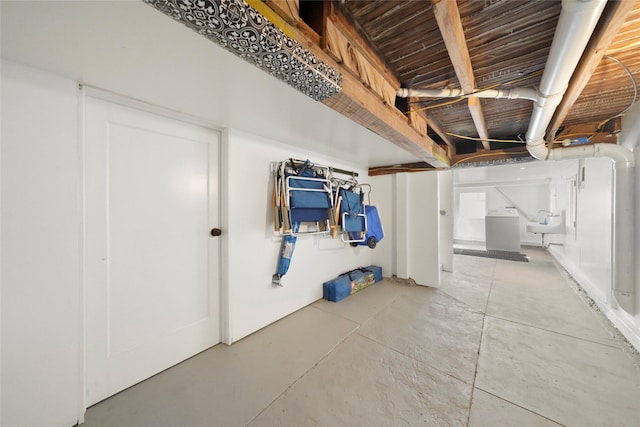 basement with washer / dryer