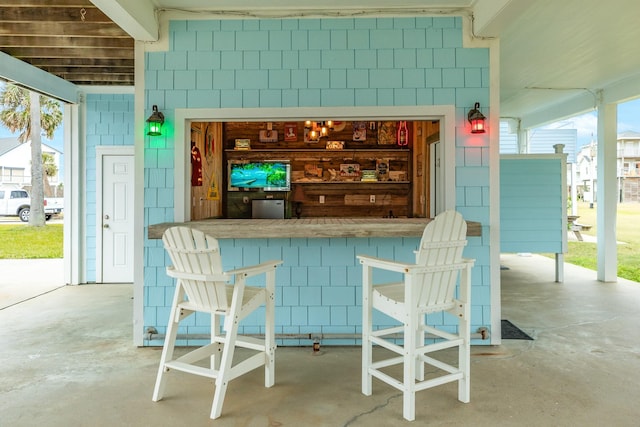 bar featuring a healthy amount of sunlight