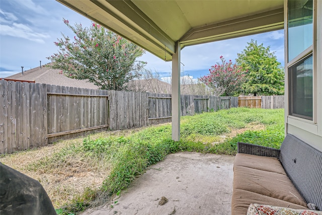 view of yard with a patio area