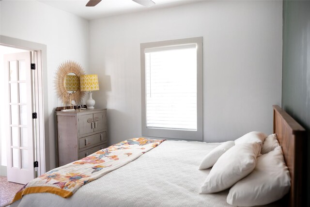 bedroom with ceiling fan