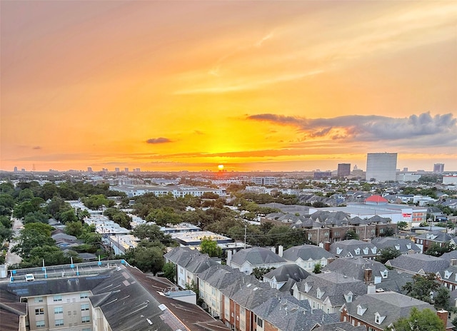 view of aerial view at dusk