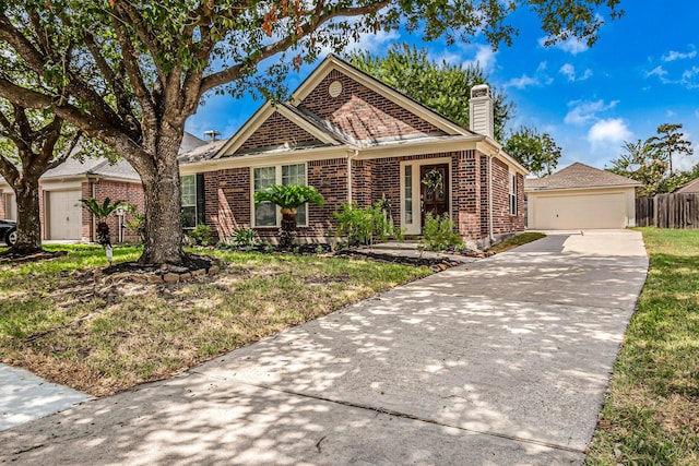 view of front of home featuring a front yard