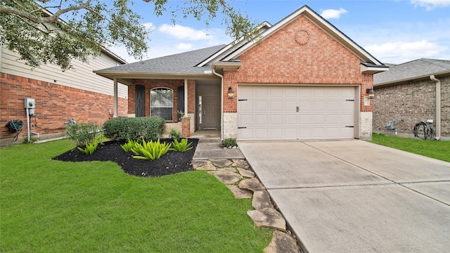 view of front facade featuring a garage and a front yard