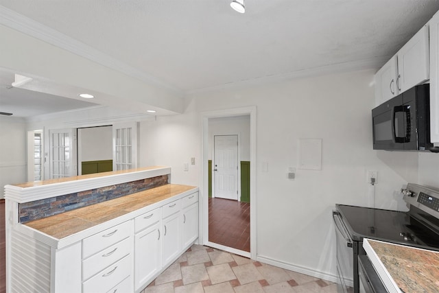 kitchen featuring crown molding, white cabinetry, kitchen peninsula, and stainless steel range with electric cooktop