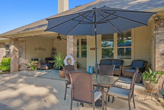 view of patio featuring an outdoor hangout area and a ceiling fan