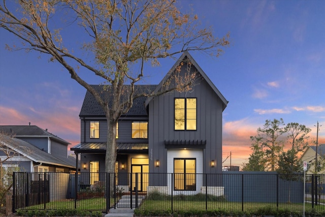 view of modern farmhouse style home