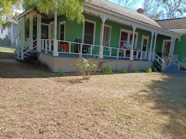 view of front of house featuring a porch