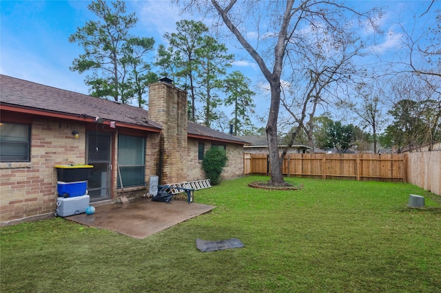 view of yard with a patio