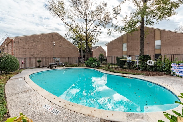 view of swimming pool