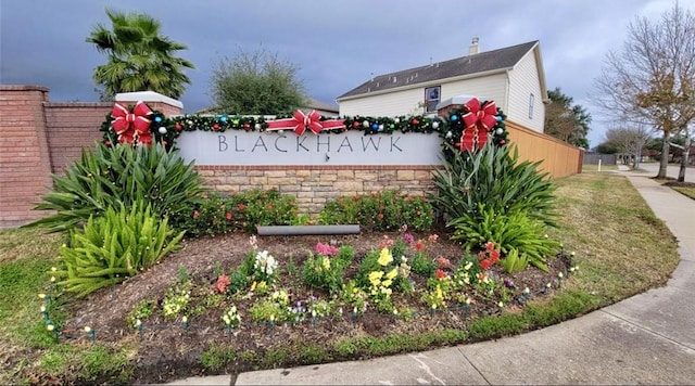 view of community / neighborhood sign