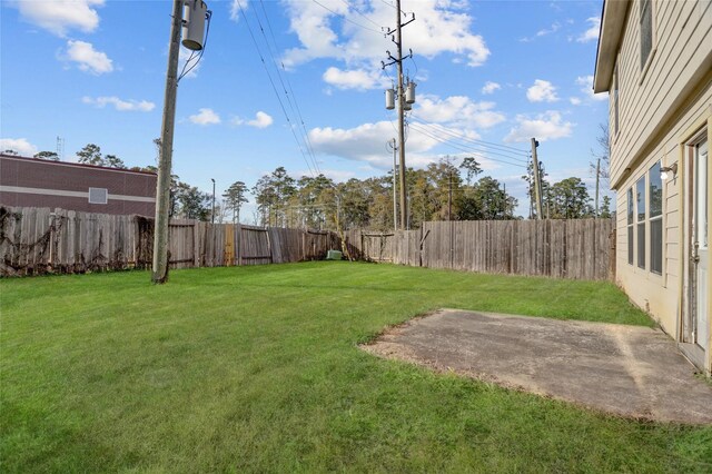 view of yard with a patio